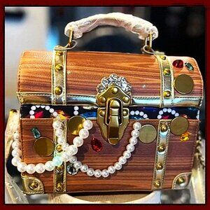 New W/Tags BETSEY JOHNSON "X Marks The Spot" Treasure Chest Bag SUPER CUTE!